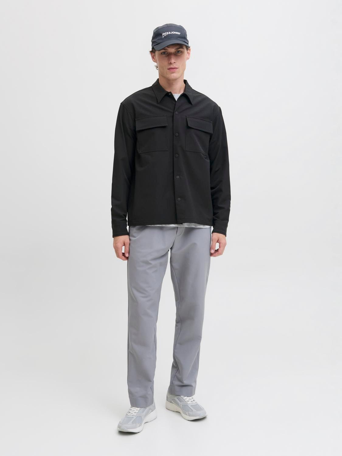 model_shot-front_full